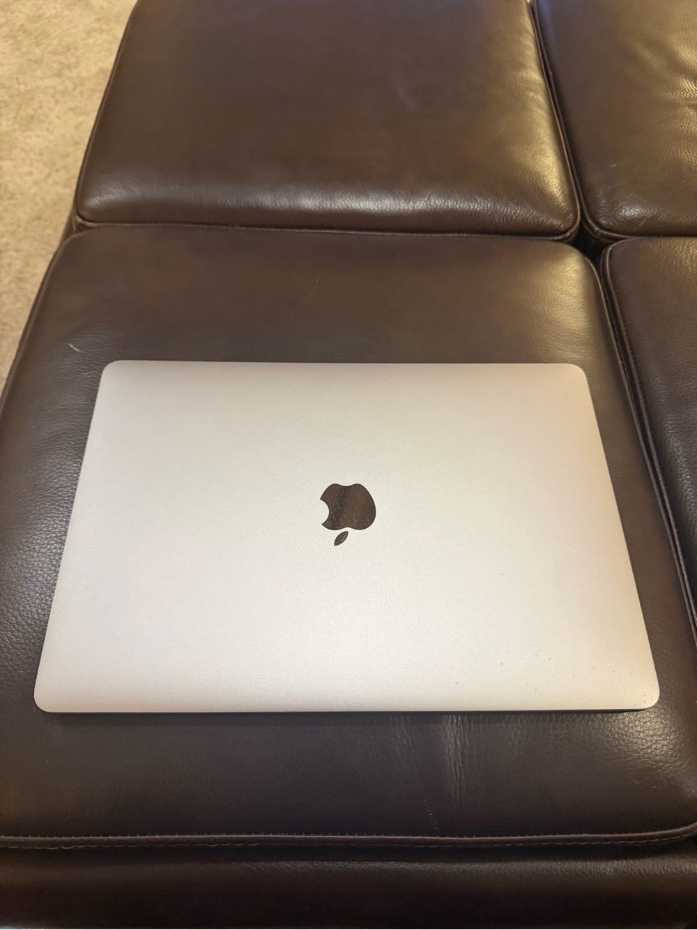 MacBook Pro with Touch Bar - Picture 2 of 8